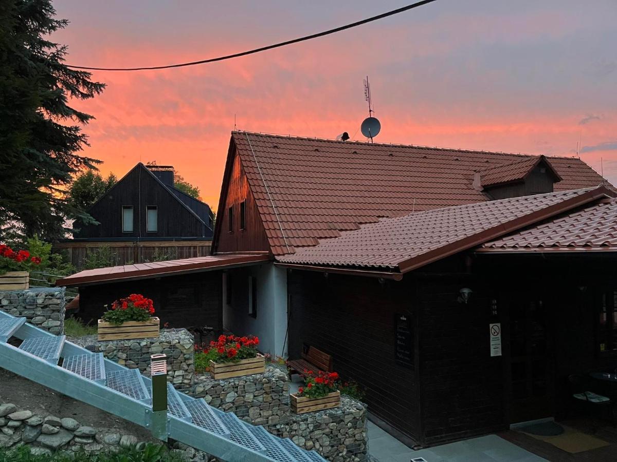 Penzion Harry Na Sjezdovce Krkonose Vysoké nad Jizerou Esterno foto