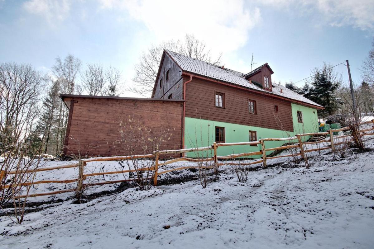 Penzion Harry Na Sjezdovce Krkonose Vysoké nad Jizerou Esterno foto